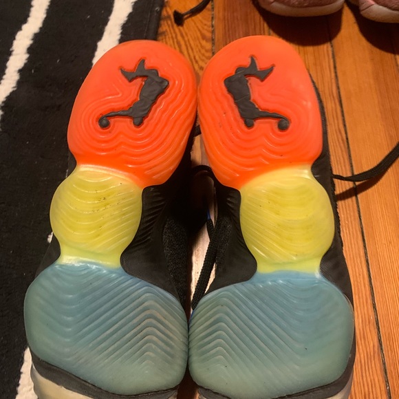 lebron 16 size 7y - Picture 5 of 5